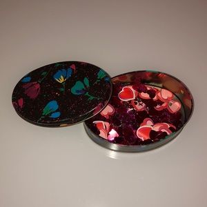 Tin of Valentine Confetti